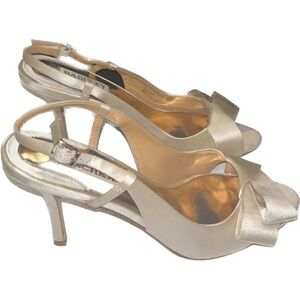 BADGLEY MISCHKA womens pumps size 6 1/2